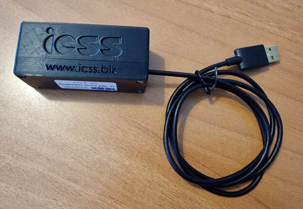 Electronic interface converting the pulse into a USB signal