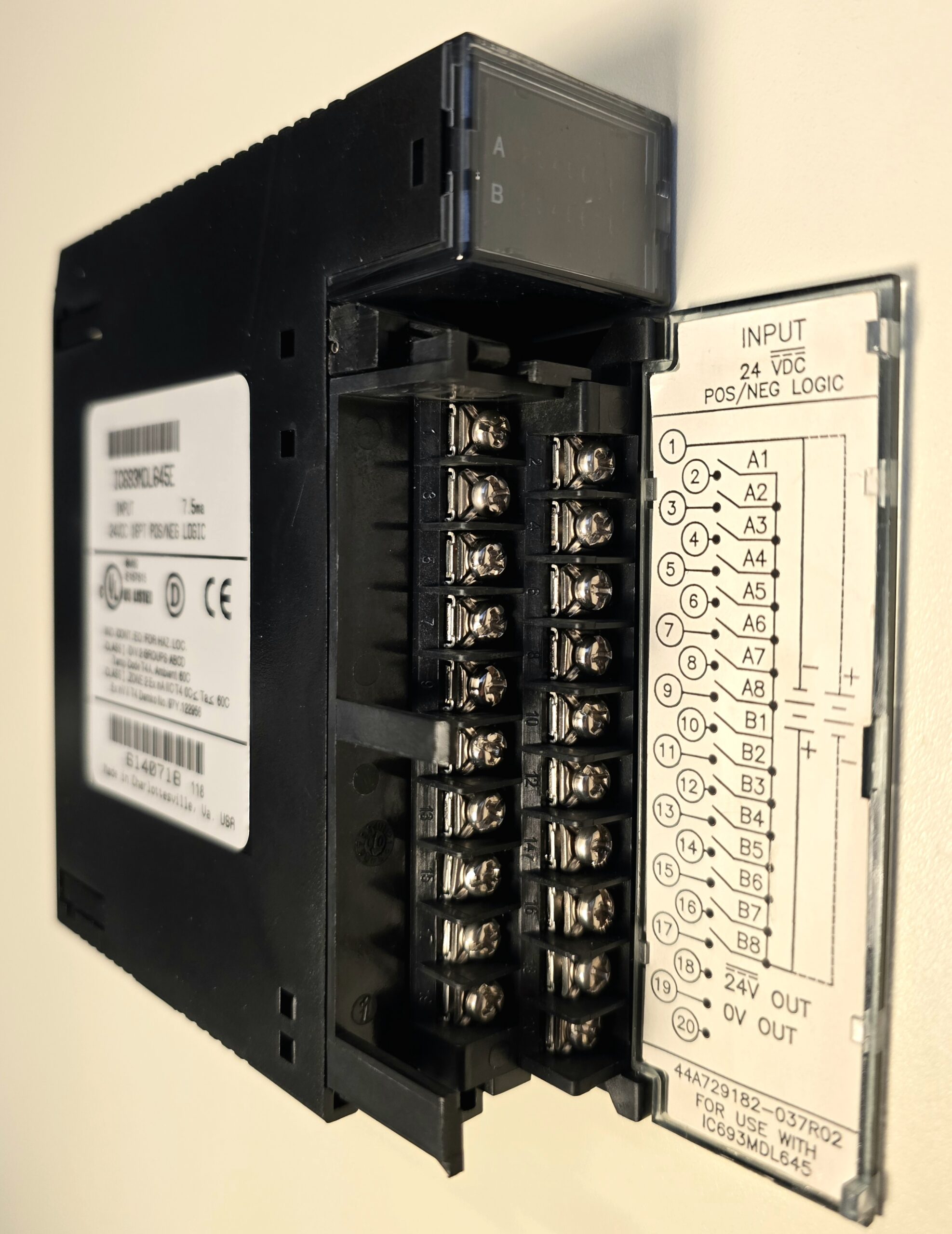 IC693MDL645 24 VDC 16 inputs positive/negative logic module, front three-quarter view