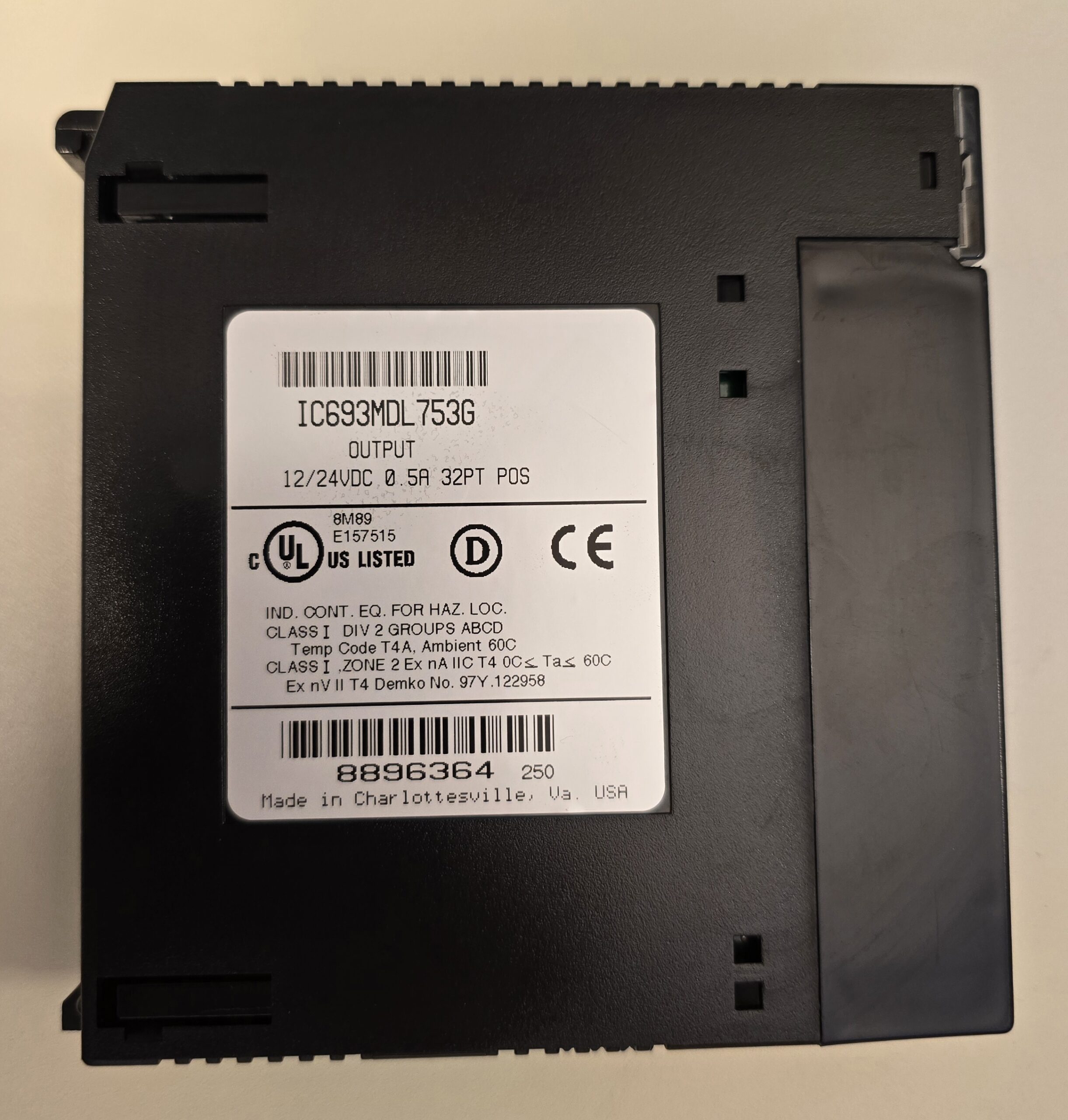 IC693MDL753 5/24 VDC 0.5 a 32 positive logical output module, identification label detail
