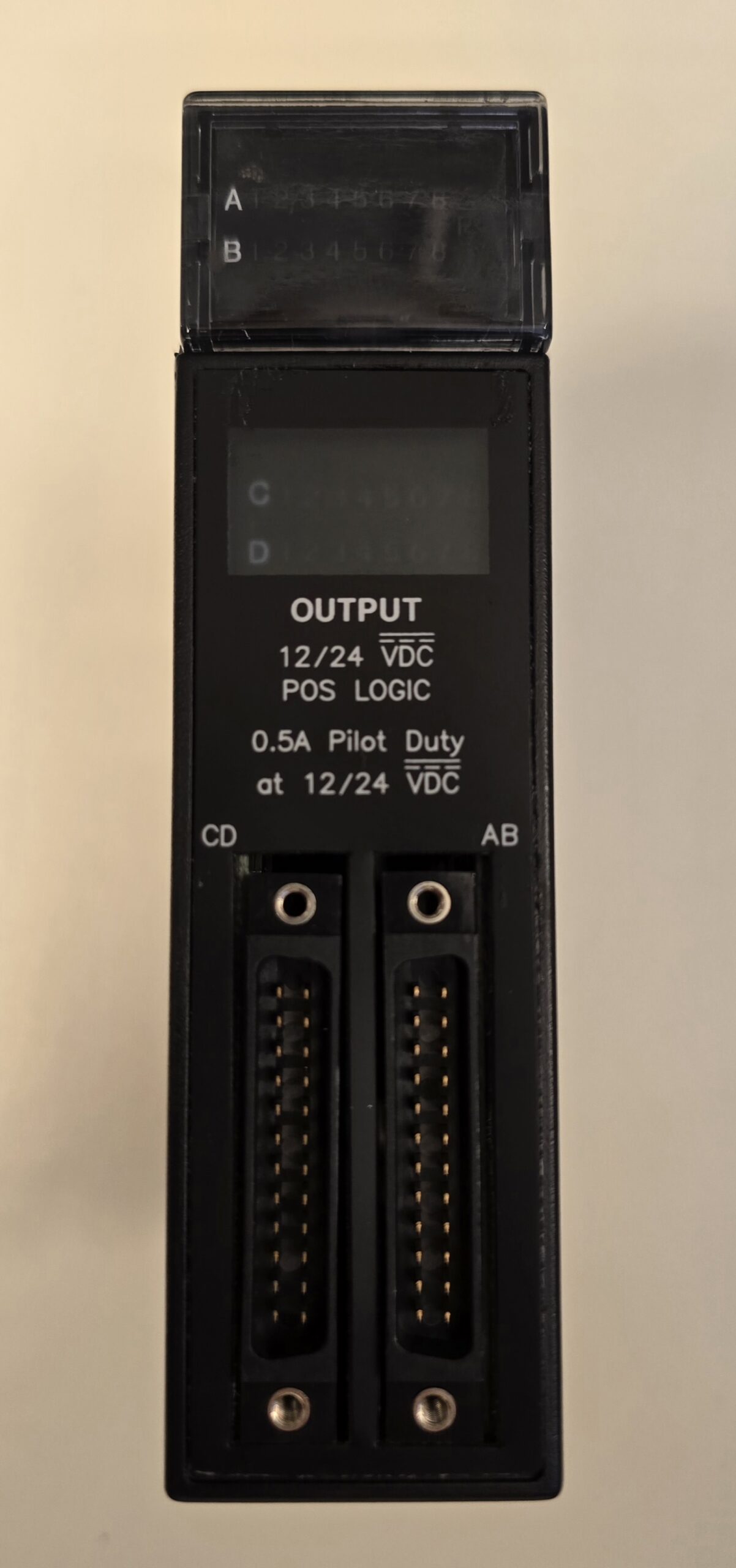 IC693MDL753 5/24 VDC 0.5 a 32 positive logical output module, front view