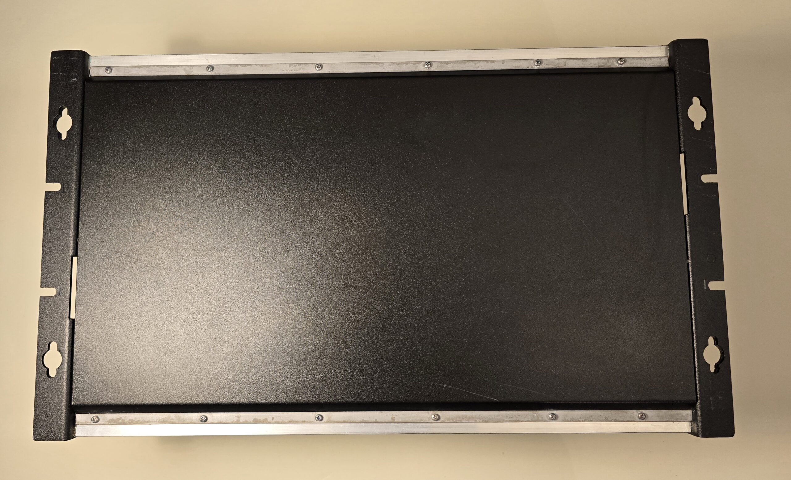 IC697CHS770 C80-75 redundant I/O rack, rear mount, rear view