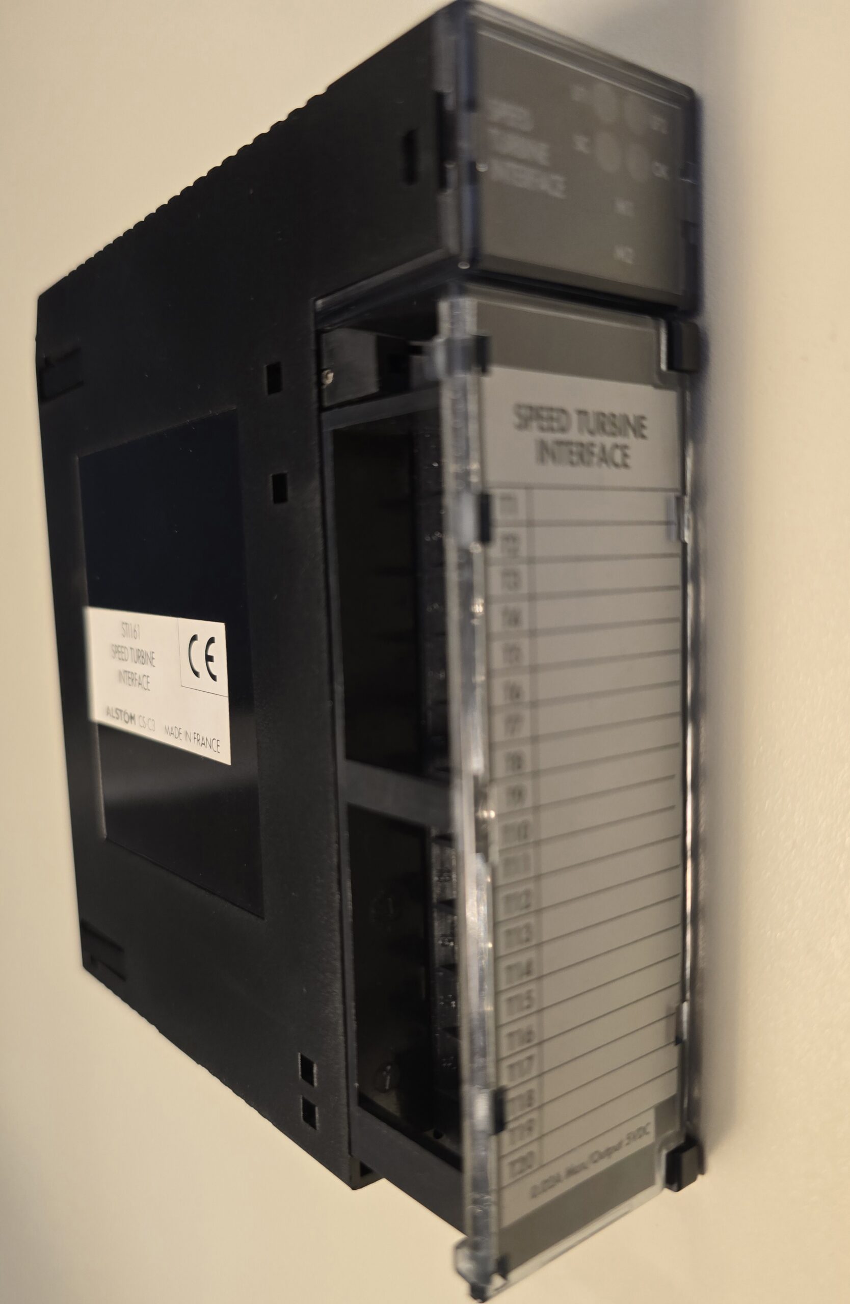 STI161-1 Speed turbine interface, front three-quarter view