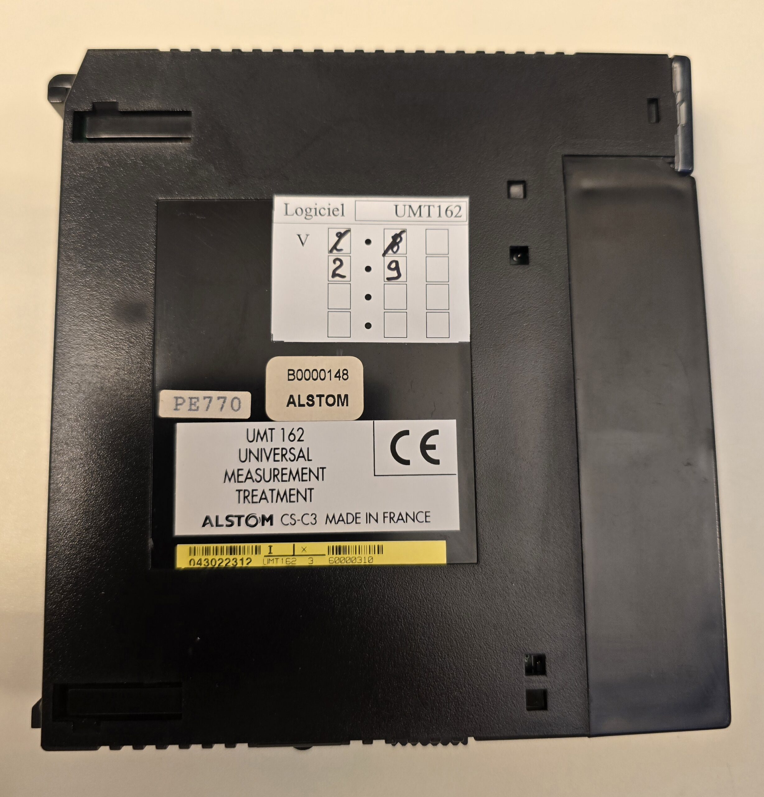 UMT162 U and i stator measurement modules with avrbm software, side view